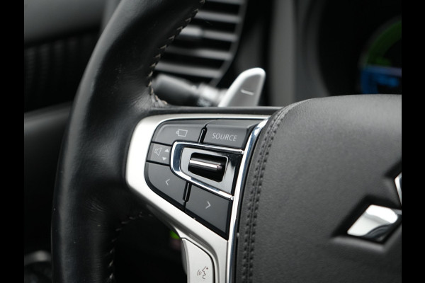 Mitsubishi Outlander 2.4 Intense+ Plug In Hybrid 225pk Dealer O.H PHEV | 360 Camera | Lederen Sportstoelen Verwarmd | Keyless | Navigatie | Stuur Verwarmd | Cruise Control | Blis | DAB |