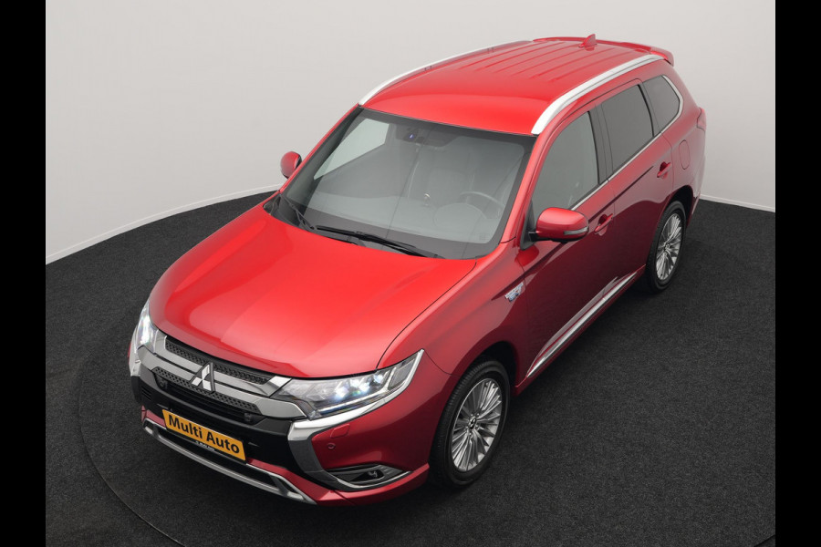 Mitsubishi Outlander 2.4 Intense+ Plug In Hybrid 225pk Dealer O.H PHEV | 360 Camera | Lederen Sportstoelen Verwarmd | Keyless | Navigatie | Stuur Verwarmd | Cruise Control | Blis | DAB |