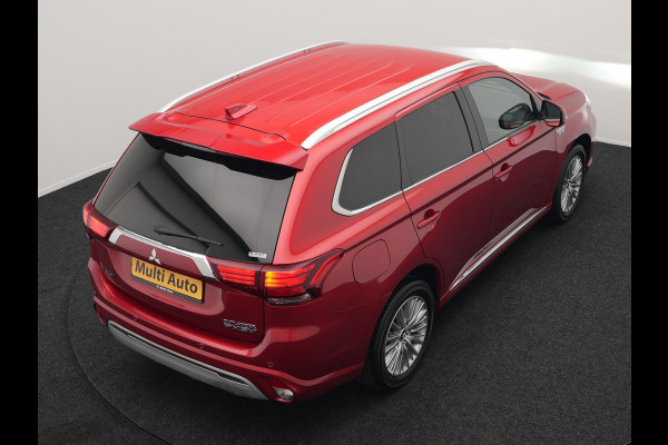 Mitsubishi Outlander 2.4 Intense+ Plug In Hybrid 225pk Dealer O.H PHEV | 360 Camera | Lederen Sportstoelen Verwarmd | Keyless | Navigatie | Stuur Verwarmd | Cruise Control | Blis | DAB |