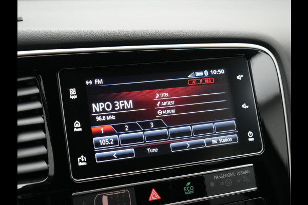 Mitsubishi Outlander 2.4 Intense+ Plug In Hybrid 225pk Dealer O.H PHEV | 360 Camera | Lederen Sportstoelen Verwarmd | Keyless | Navigatie | Stuur Verwarmd | Cruise Control | Blis | DAB |