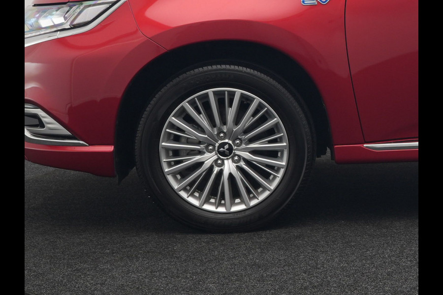 Mitsubishi Outlander 2.4 Intense+ Plug In Hybrid 225pk Dealer O.H PHEV | 360 Camera | Lederen Sportstoelen Verwarmd | Keyless | Navigatie | Stuur Verwarmd | Cruise Control | Blis | DAB |