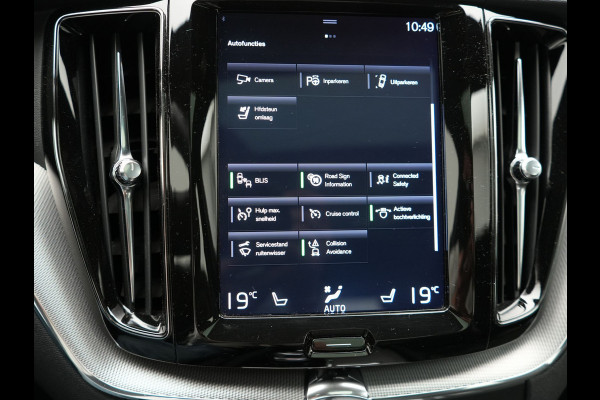 Volvo XC60 T8 Twin Engine AWD R-Design Plug in Hybrid 391pk PHEV | Trekhaak af Fabriek | Panodak | Pilot Assist | Adaptive Cruise | 360 Camera | Carplay | Keyless |