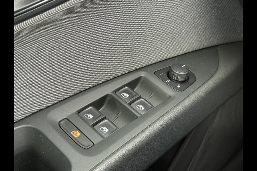 Seat Leon 1.0 EcoTSI Style Business Intense | CarPlay | Cruise | DAB+ | Keyless | PDC