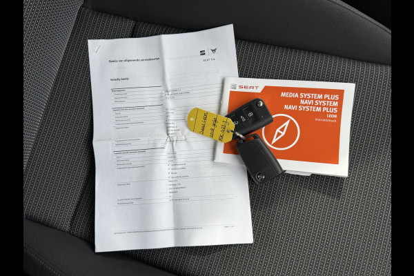 Seat Leon 1.0 EcoTSI Style Business Intense | CarPlay | Cruise | DAB+ | Keyless | PDC