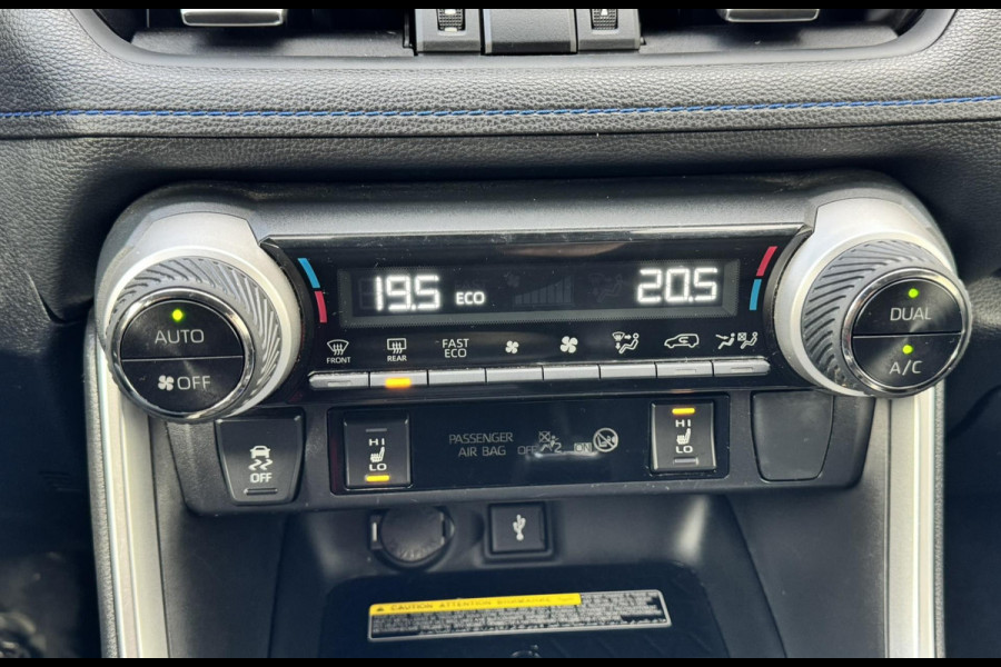 Toyota RAV4 2.5 Hybrid AWD Bi-Tone Adaptive cruise Climate control LED Apple / Android Draadloos telefoonladen Achteruitrijcamera