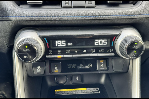 Toyota RAV4 2.5 Hybrid AWD Bi-Tone Adaptive cruise Climate control LED Apple / Android Draadloos telefoonladen Achteruitrijcamera