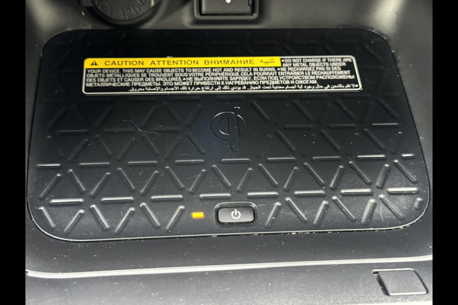 Toyota RAV4 2.5 Hybrid AWD Bi-Tone Adaptive cruise Climate control LED Apple / Android Draadloos telefoonladen Achteruitrijcamera