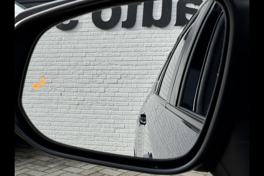 Toyota RAV4 2.5 Hybrid AWD Bi-Tone Adaptive cruise Climate control LED Apple / Android Draadloos telefoonladen Achteruitrijcamera