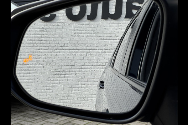 Toyota RAV4 2.5 Hybrid AWD Bi-Tone Adaptive cruise Climate control LED Apple / Android Draadloos telefoonladen Achteruitrijcamera