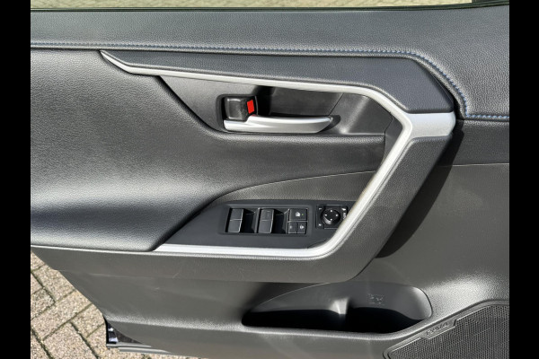 Toyota RAV4 2.5 Hybrid AWD Bi-Tone Adaptive cruise Climate control LED Apple / Android Draadloos telefoonladen Achteruitrijcamera