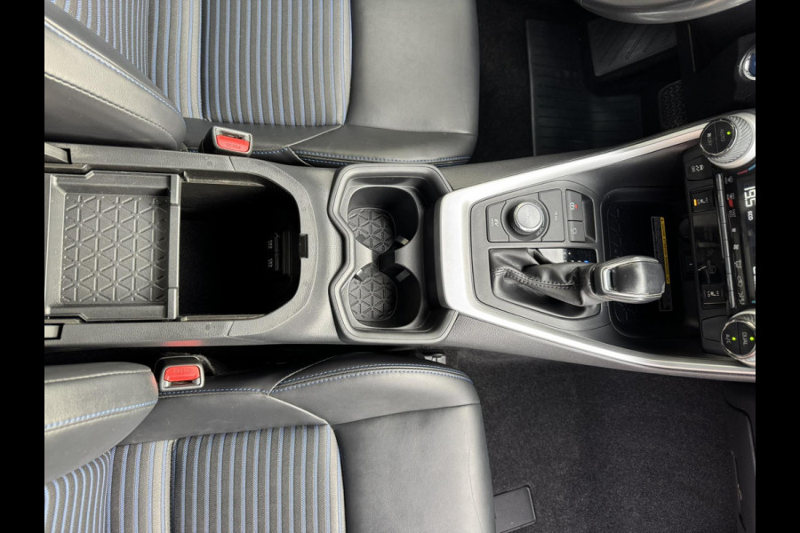 Toyota RAV4 2.5 Hybrid AWD Bi-Tone Adaptive cruise Climate control LED Apple / Android Draadloos telefoonladen Achteruitrijcamera