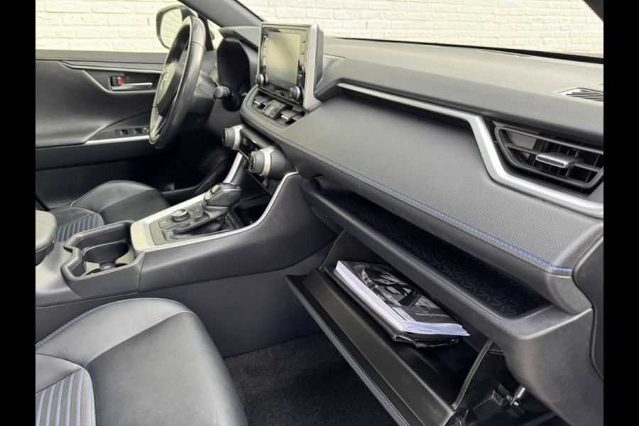 Toyota RAV4 2.5 Hybrid AWD Bi-Tone Adaptive cruise Climate control LED Apple / Android Draadloos telefoonladen Achteruitrijcamera