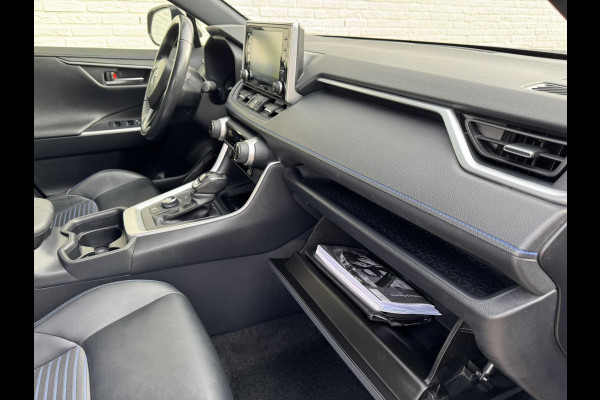 Toyota RAV4 2.5 Hybrid AWD Bi-Tone Adaptive cruise Climate control LED Apple / Android Draadloos telefoonladen Achteruitrijcamera