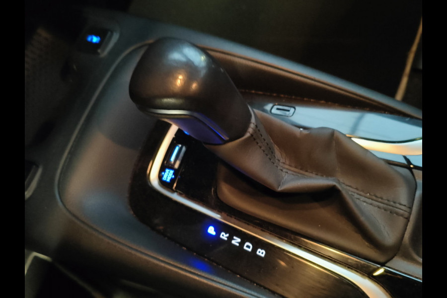 Toyota Corolla 1.8 Hybrid Active Rijklaar + 12 maanden Bovag-garantie Henk Jongen Auto's in Helmond,  al 50 jaar service zoals 't hoort!