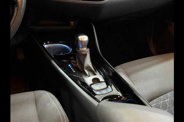 Toyota C-HR 1.8 Hybrid Business Plus | 18' inch | Camera | Carplay | LED | DAB | Adaptive Cruise Control