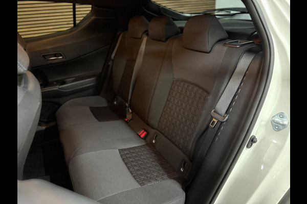 Toyota C-HR 1.8 Hybrid Business Plus | 18' inch | Camera | Carplay | LED | DAB | Adaptive Cruise Control