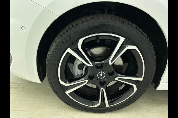 Opel Corsa 1.2 Turbo 136pk Hybrid GS Auto. Navigatie Apple Carplay/ Android Auto Camera Parkeersensoren Cruise Control Stoel- en stuurverwarming Airco Lichtmetalen velgen Getinte ramen