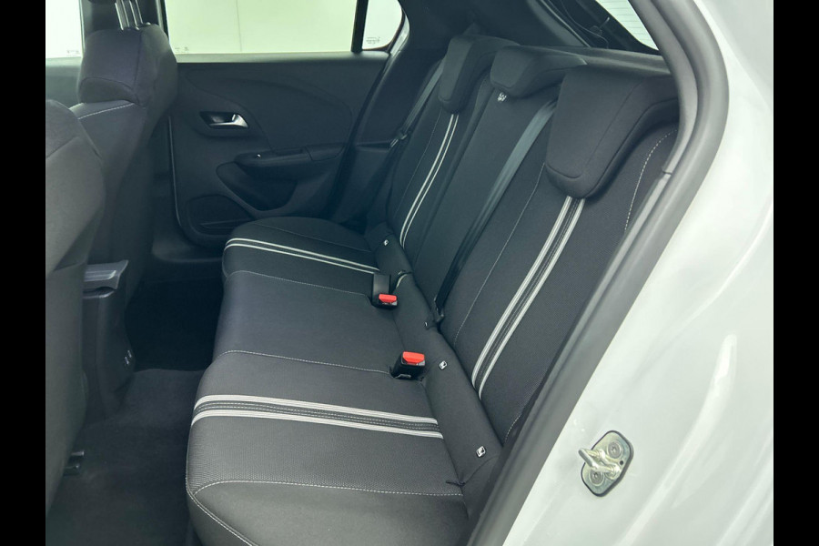 Opel Corsa 1.2 Turbo 136pk Hybrid GS Auto. Navigatie Apple Carplay/ Android Auto Camera Parkeersensoren Cruise Control Stoel- en stuurverwarming Airco Lichtmetalen velgen Getinte ramen