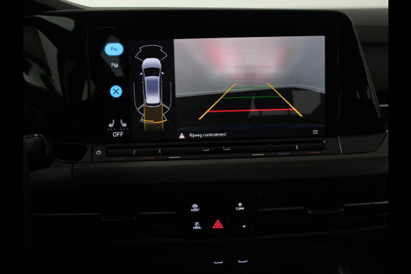 Volkswagen GOLF Variant 1.5 eTSI 150pk DSG Style | Navigatie | Apple Carplay/Android Auto | Climate Control | Camera | Parkeersensoren | Park Assist | Adaptive Cruise control | Wegklapbare trekhaak | Stoel- en stuurverwarming | Climatronic | Virtual Cockpit