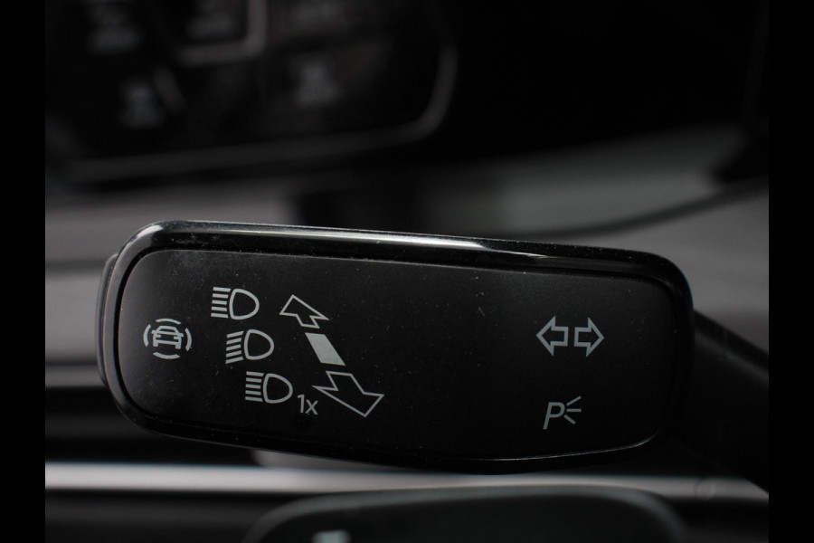 Volkswagen GOLF Variant 1.5 eTSI 150pk DSG Style | Navigatie | Apple Carplay/Android Auto | Climate Control | Camera | Parkeersensoren | Park Assist | Adaptive Cruise control | Wegklapbare trekhaak | Stoel- en stuurverwarming | Climatronic | Virtual Cockpit