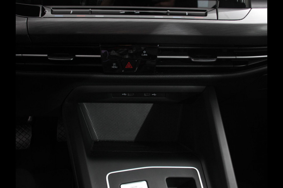 Volkswagen GOLF Variant 1.5 eTSI 150pk DSG Style | Navigatie | Apple Carplay/Android Auto | Climate Control | Camera | Parkeersensoren | Park Assist | Adaptive Cruise control | Wegklapbare trekhaak | Stoel- en stuurverwarming | Climatronic | Virtual Cockpit