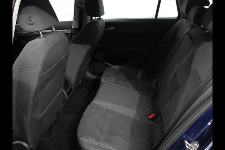 Volkswagen GOLF Variant 1.5 eTSI 150pk DSG Style | Navigatie | Apple Carplay/Android Auto | Climate Control | Camera | Parkeersensoren | Park Assist | Adaptive Cruise control | Wegklapbare trekhaak | Stoel- en stuurverwarming | Climatronic | Virtual Cockpit
