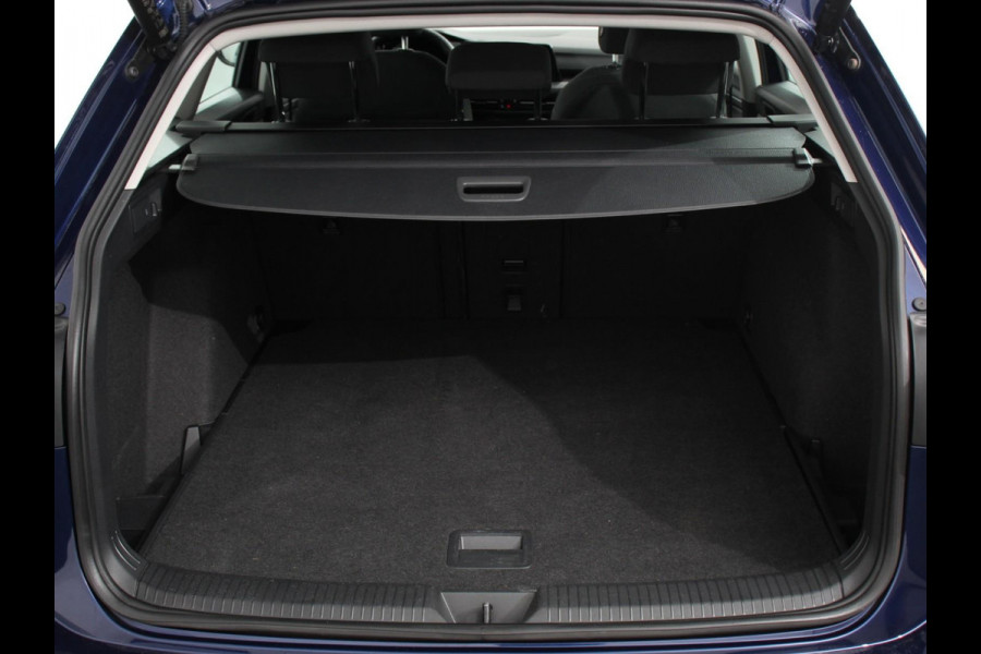 Volkswagen GOLF Variant 1.5 eTSI 150pk DSG Style | Navigatie | Apple Carplay/Android Auto | Climate Control | Camera | Parkeersensoren | Park Assist | Adaptive Cruise control | Wegklapbare trekhaak | Stoel- en stuurverwarming | Climatronic | Virtual Cockpit