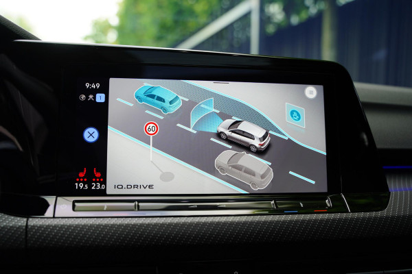 Volkswagen Golf 2.0 TSI R 4Motion Panoramadak Harman Kardon