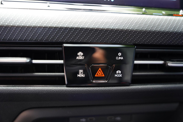 Volkswagen Golf 2.0 TSI R 4Motion Panoramadak Harman Kardon