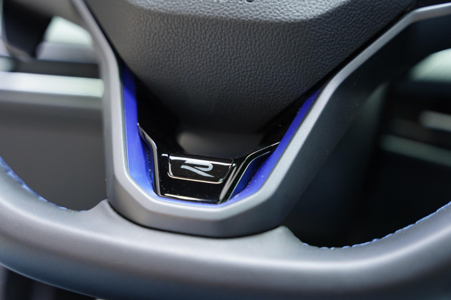 Volkswagen Golf 2.0 TSI R 4Motion Panoramadak Harman Kardon