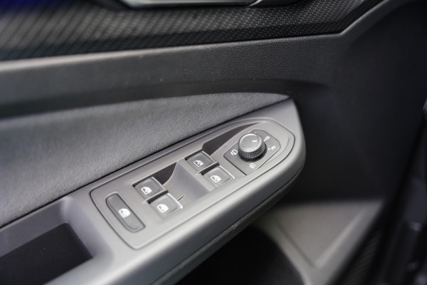 Volkswagen Golf 2.0 TSI R 4Motion Panoramadak Harman Kardon