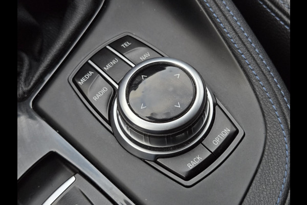 BMW X1 sDrive20i M SPORT | LEDER | TREKHAAK | NAVIGATIE | STOEL- STUURWIELVERWARMING | ELEKTR. KOFFERKLEP |