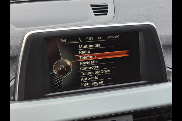 BMW X1 sDrive20i M SPORT | LEDER | TREKHAAK | NAVIGATIE | STOEL- STUURWIELVERWARMING | ELEKTR. KOFFERKLEP |