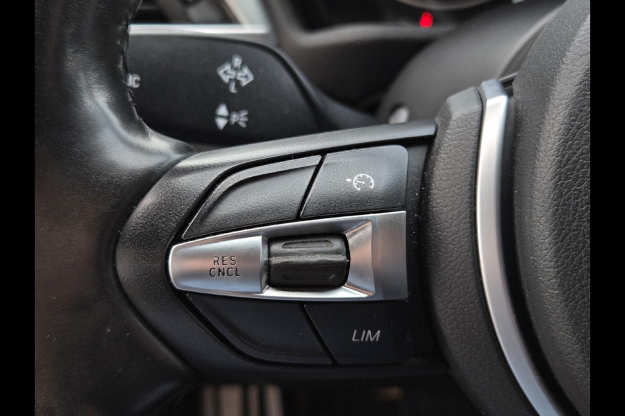 BMW X1 sDrive20i M SPORT | LEDER | TREKHAAK | NAVIGATIE | STOEL- STUURWIELVERWARMING | ELEKTR. KOFFERKLEP |