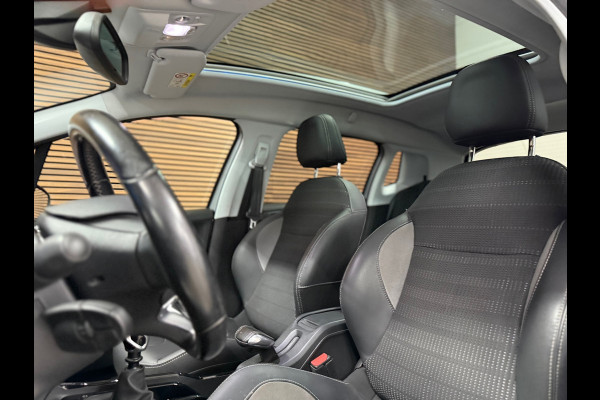 Peugeot 2008 1.2 PureTech 130 PK Allure | Half Leer | Trekhaak | 16' inch | Pano | Camera | Dealer Onderhouden