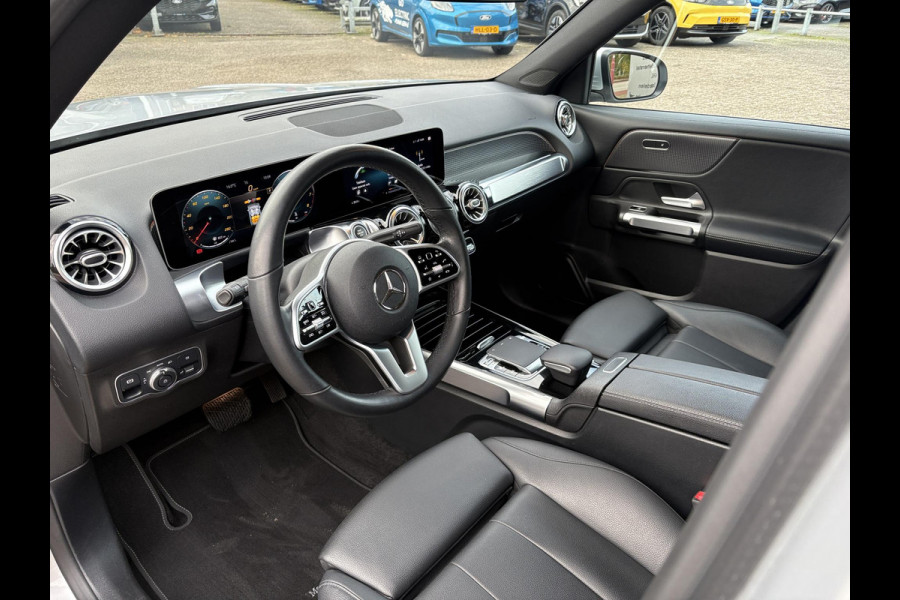 Mercedes-Benz Glb 200 Business Solution Luxury 163pk | Dodehoeksensoren | Elektrische Achterklep | Volledig Leder | Stoelverwarming | Achteruitrijcamera | Eerste eigenaar