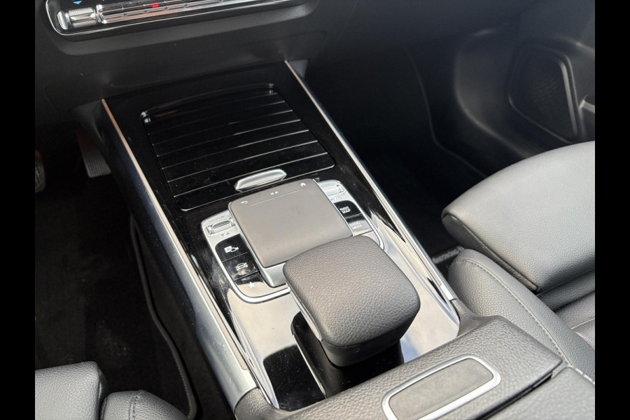 Mercedes-Benz Glb 200 Business Solution Luxury 163pk | Dodehoeksensoren | Elektrische Achterklep | Volledig Leder | Stoelverwarming | Achteruitrijcamera | Eerste eigenaar