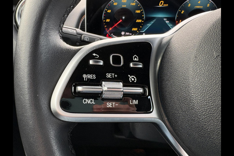 Mercedes-Benz Glb 200 Business Solution Luxury 163pk | Dodehoeksensoren | Elektrische Achterklep | Volledig Leder | Stoelverwarming | Achteruitrijcamera | Eerste eigenaar