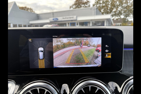 Mercedes-Benz Glb 200 Business Solution Luxury 163pk | Dodehoeksensoren | Elektrische Achterklep | Volledig Leder | Stoelverwarming | Achteruitrijcamera | Eerste eigenaar