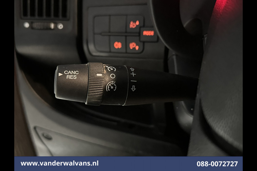 Peugeot Boxer 2.0 BlueHDI 130pk L1H1 Euro6 Airco | Imperiaal | Camera | 2500kg Trekhaak | Cruisecontrol Lichtmetalen Velgen, Bijrijdersbank