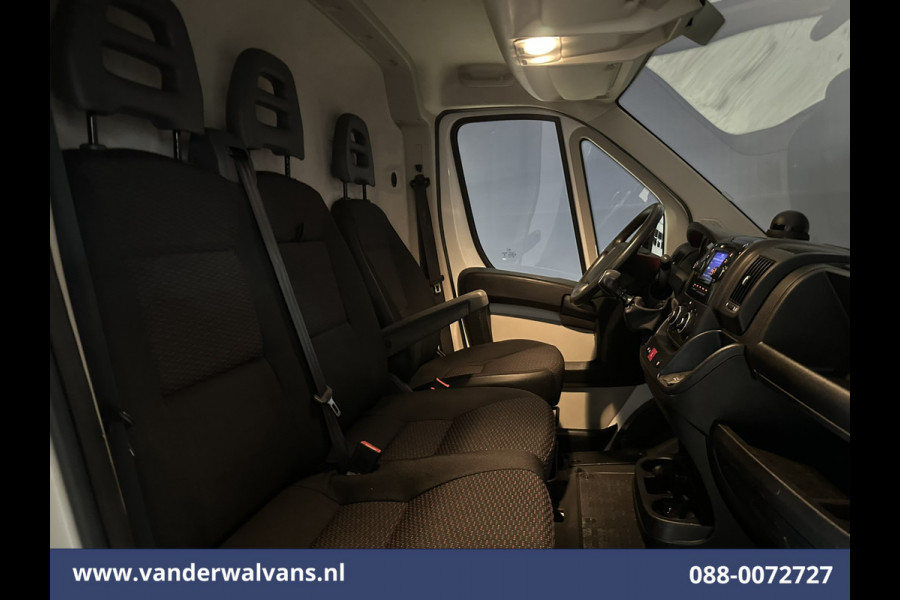 Peugeot Boxer 2.0 BlueHDI 130pk L1H1 Euro6 Airco | Imperiaal | Camera | 2500kg Trekhaak | Cruisecontrol Lichtmetalen Velgen, Bijrijdersbank