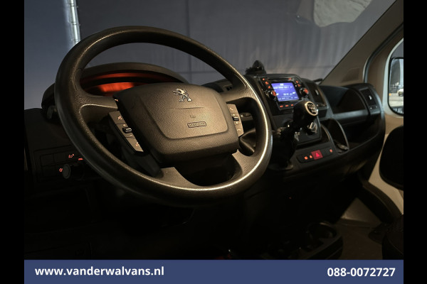 Peugeot Boxer 2.0 BlueHDI 130pk L1H1 Euro6 Airco | Imperiaal | Camera | 2500kg Trekhaak | Cruisecontrol Lichtmetalen Velgen, Bijrijdersbank