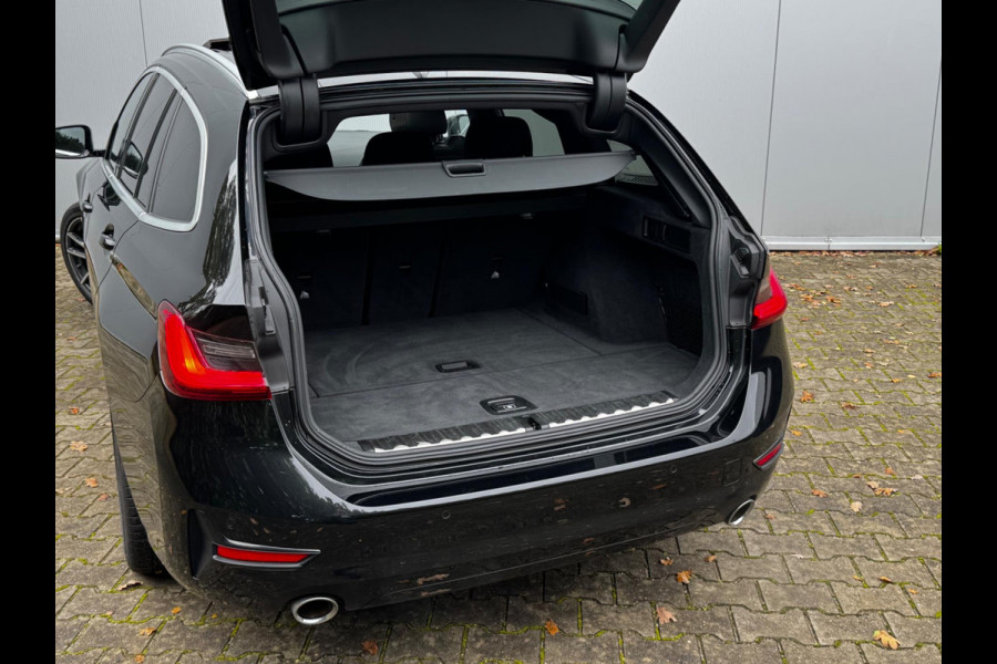 BMW 3 Serie Touring 320i HIGH EXECUTIVE VOL PANORAMADAK LEDER STOELVERWARMING NAP DEALER ONDERHOUDEN ORIG NEDERLANDSE AUTO M SPORT
