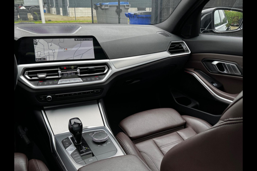 BMW 3 Serie Touring 320i HIGH EXECUTIVE VOL PANORAMADAK LEDER STOELVERWARMING NAP DEALER ONDERHOUDEN ORIG NEDERLANDSE AUTO M SPORT