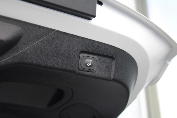 Ford Puma 1.0 EcoBoost Hybrid Titanium 125pk | NIEUWE MODEL! | Driver Assistance Pack | Matrix LED koplampen | Winterpack | Reservewiel | Comfort Pack