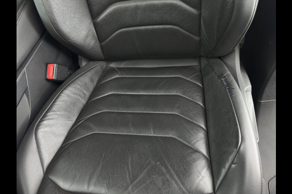 Volkswagen Touareg 3.0 TDI R-Line (INCL-BTW) Aut. *LEATHER | FULL-LED | BLIND-SPOT | HEATED-COMFORTSEATS | AIR-SUSPENSION | KEYLESS | CAMERA | NAVI-FULLMAP | PRIVACY-GLASS | ADAPTIVE-CRUISE |  SHIFT-PADDLES | TOWBAR*