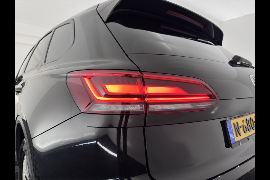 Volkswagen Touareg 3.0 TDI R-Line (INCL-BTW) Aut. *LEATHER | FULL-LED | BLIND-SPOT | HEATED-COMFORTSEATS | AIR-SUSPENSION | KEYLESS | CAMERA | NAVI-FULLMAP | PRIVACY-GLASS | ADAPTIVE-CRUISE |  SHIFT-PADDLES | TOWBAR*