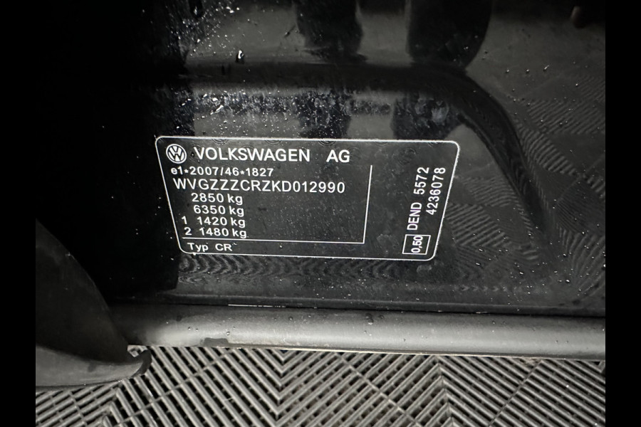 Volkswagen Touareg 3.0 TDI R-Line (INCL-BTW) Aut. *LEATHER | FULL-LED | BLIND-SPOT | HEATED-COMFORTSEATS | AIR-SUSPENSION | KEYLESS | CAMERA | NAVI-FULLMAP | PRIVACY-GLASS | ADAPTIVE-CRUISE |  SHIFT-PADDLES | TOWBAR*