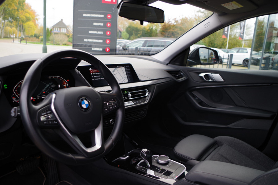 BMW 2 Serie Gran Coupé 218i Automaat Sport Line Business Edition, LED, Sportstoelen, Cruise Control, Carplay, Camera