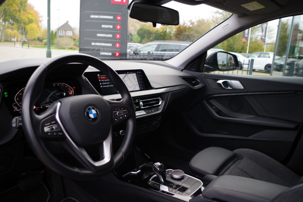 BMW 2 Serie Gran Coupé 218i Automaat Sport Line Business Edition, LED, Sportstoelen, Cruise Control, Carplay, Camera